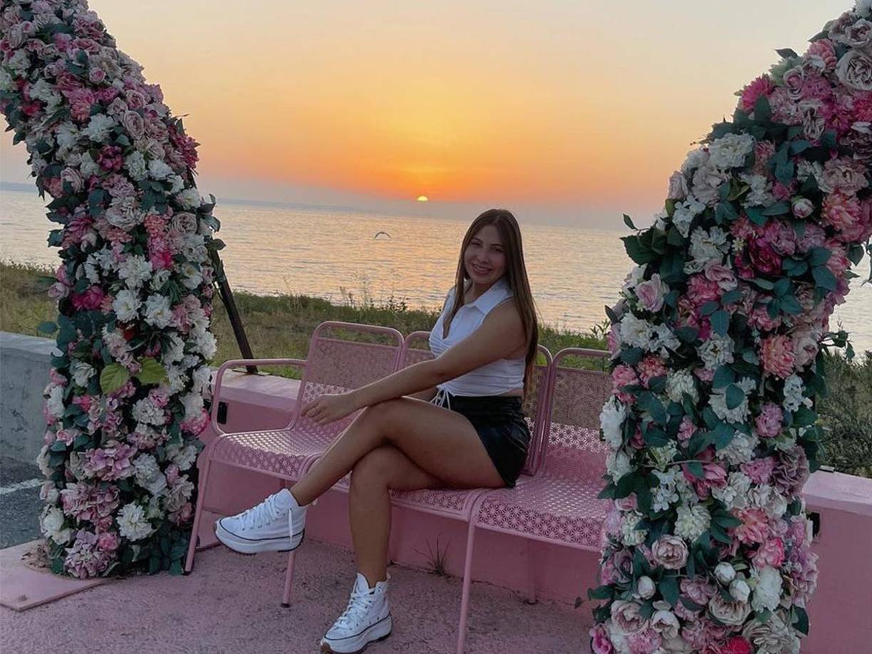 La novia de Luis Palma también tuvo un paso por el Olimpia, el equipo más ganador de la Liga Nacional de Honduras. Laboró con el cuadro olimpista en el área de mercadeo.