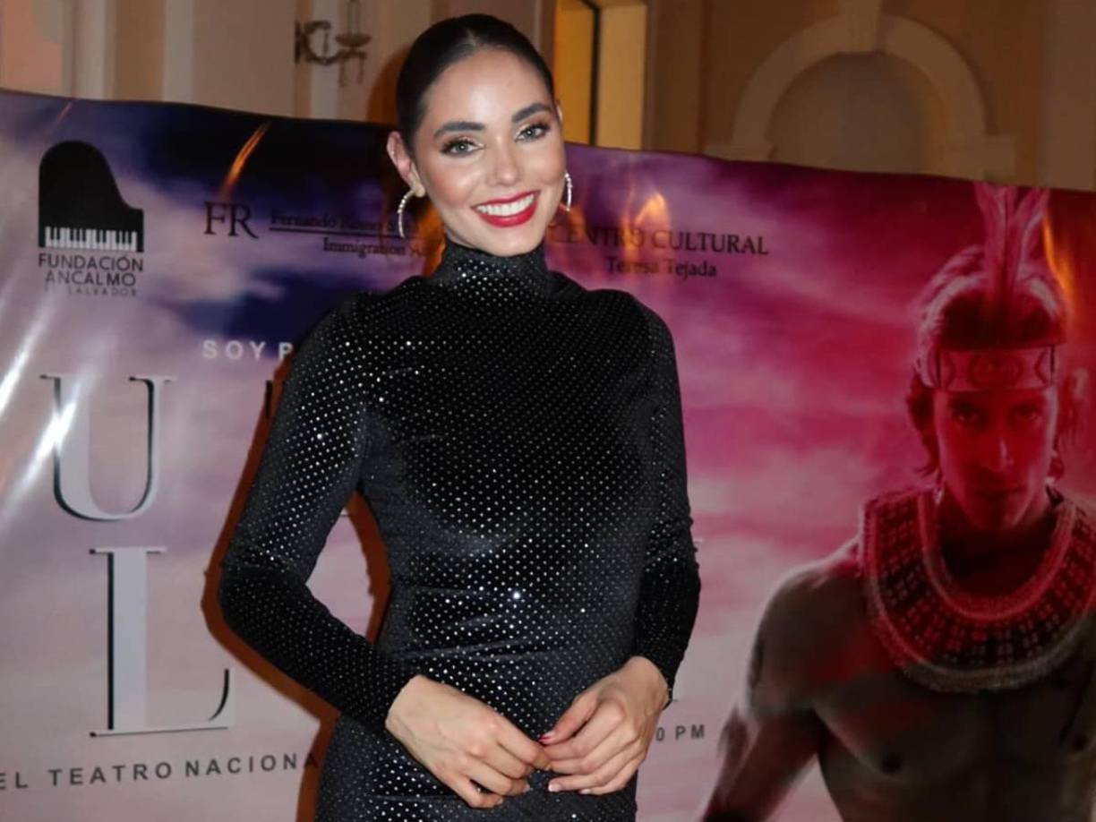 Fue coronada en 2016 como Miss Honduras Independencia en Los Ángeles, Estados Unidos.