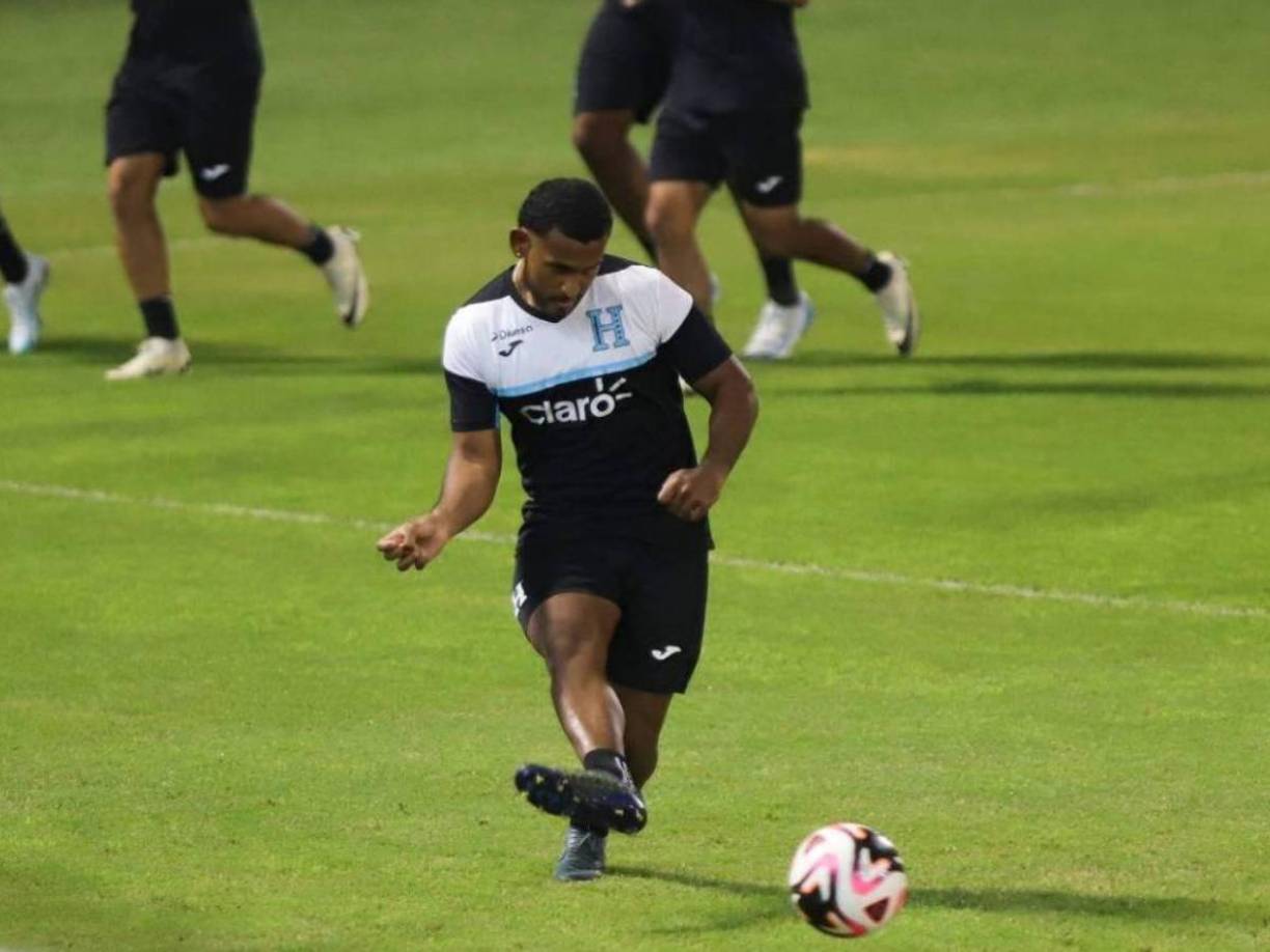 Su más reciente error fue el de poner a <b>Juan Carlos Obregón</b> en Toluca ante México. Un futbolista que no tiene roce en este tipo de compromisos y que se vio afectado por la altura. Ahí entró otro grave error del DT de Honduras, al tardar mucho en sacarlo del campo. Lo hizo cuando ya México había empatado la serie.