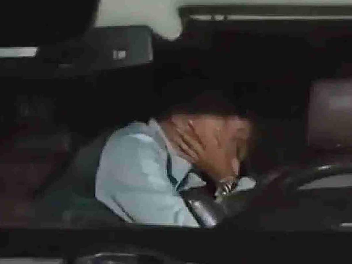 Luego de anotar su primer gol con el León, James celebró con un gesto que confirmó los rumores que circulaban desde hace meses: un beso frente a las cámaras con su pareja, la modelo Luisa Duque. 