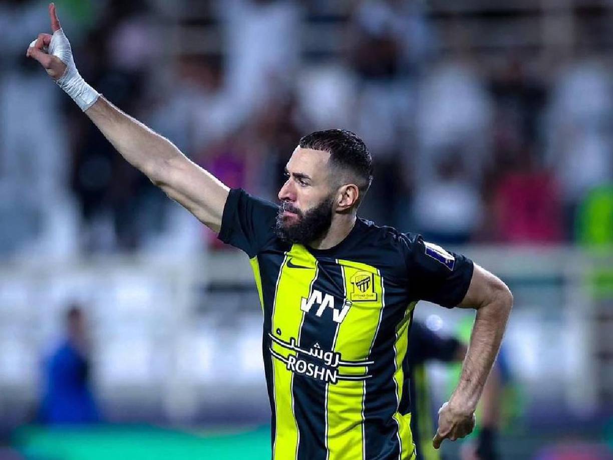 4. El francés Karim Benzema, del Al-Ittihad saudí, es cuarto (104 millones de dólares).