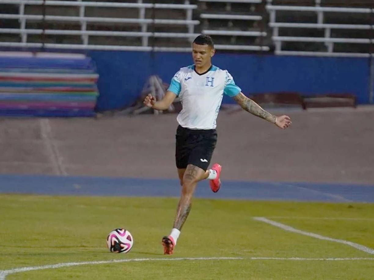 Kervin Arriaga - El volante del Partizán de Belgrado (Serbia) jugará desde el inicio ante Jamaica. Ya avisó que “será un partido complicado, pero sabemos lo que podemos hacer como Selección”.