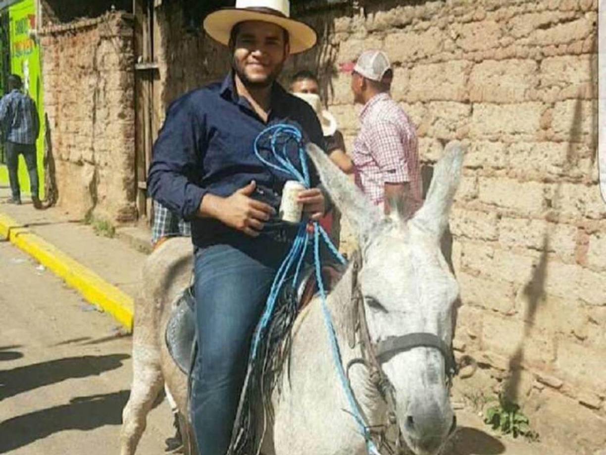 En sus redes sociales, el joven presumía su amor por caballos. 