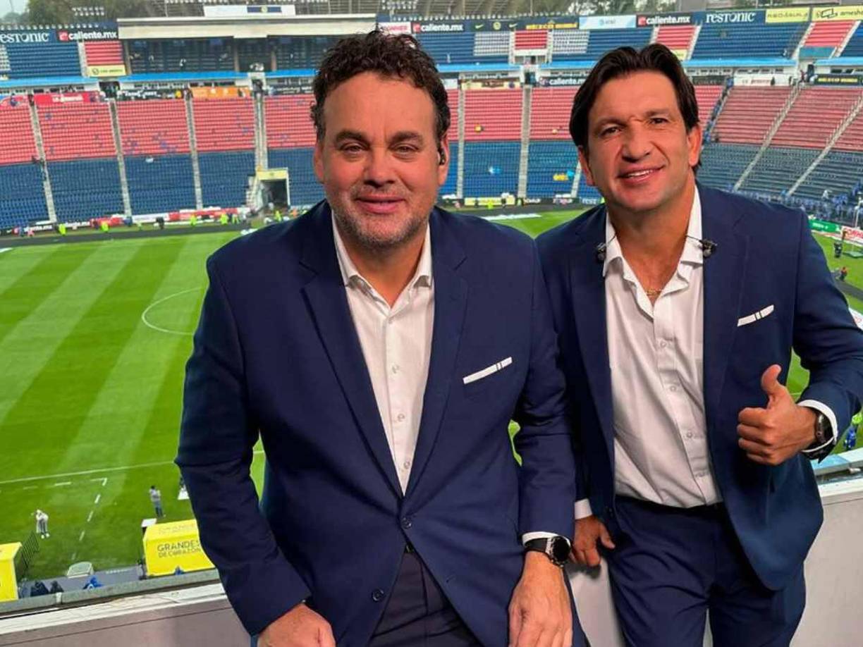 “Tampoco podemos pedirle a México lo mismo que enseñó con Estados Unidos porque va a ser un partido completamente diferente. El pasto alto en Morazán, el calor, la gente... no va a ser fácil por esas circunstancias. El rival es muy endeble, muy sencillo, quizá lo que lo hace más complicado es la mente del futbolista mexicano, dijo Faitelson respecto al duelo de este viernes 15 de noviembre. 