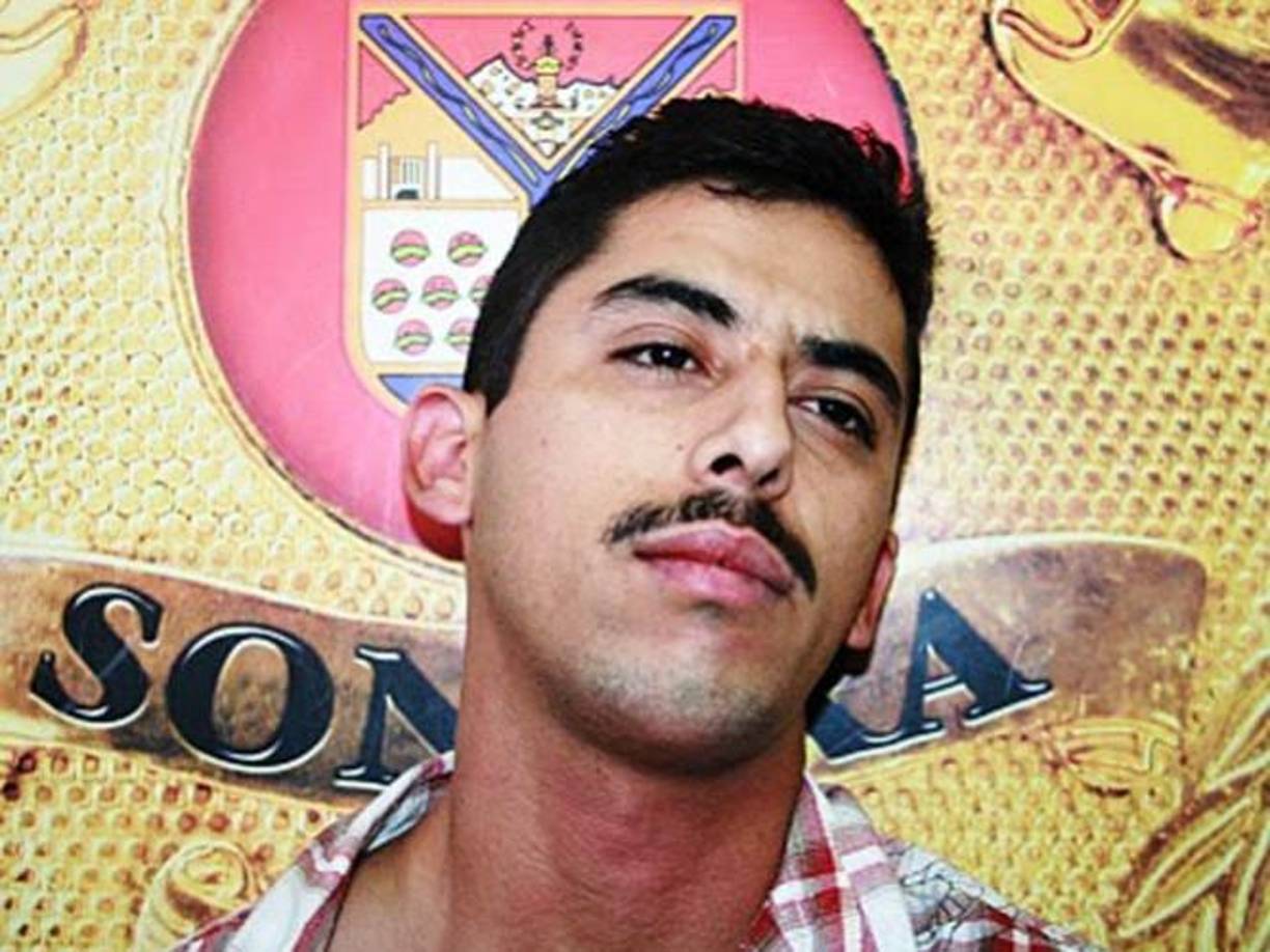 Gracias a su talento, logró grabar varios álbumes y se presentó en numerosos escenarios, consolidándose como una de las figuras más queridas del género.