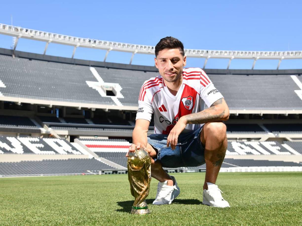 River Plate ha fichado al lateral derecho argentino Gonzalo Montiel, quien llega procedente del Sevilla. Firma hasta diciembre de 2028.
