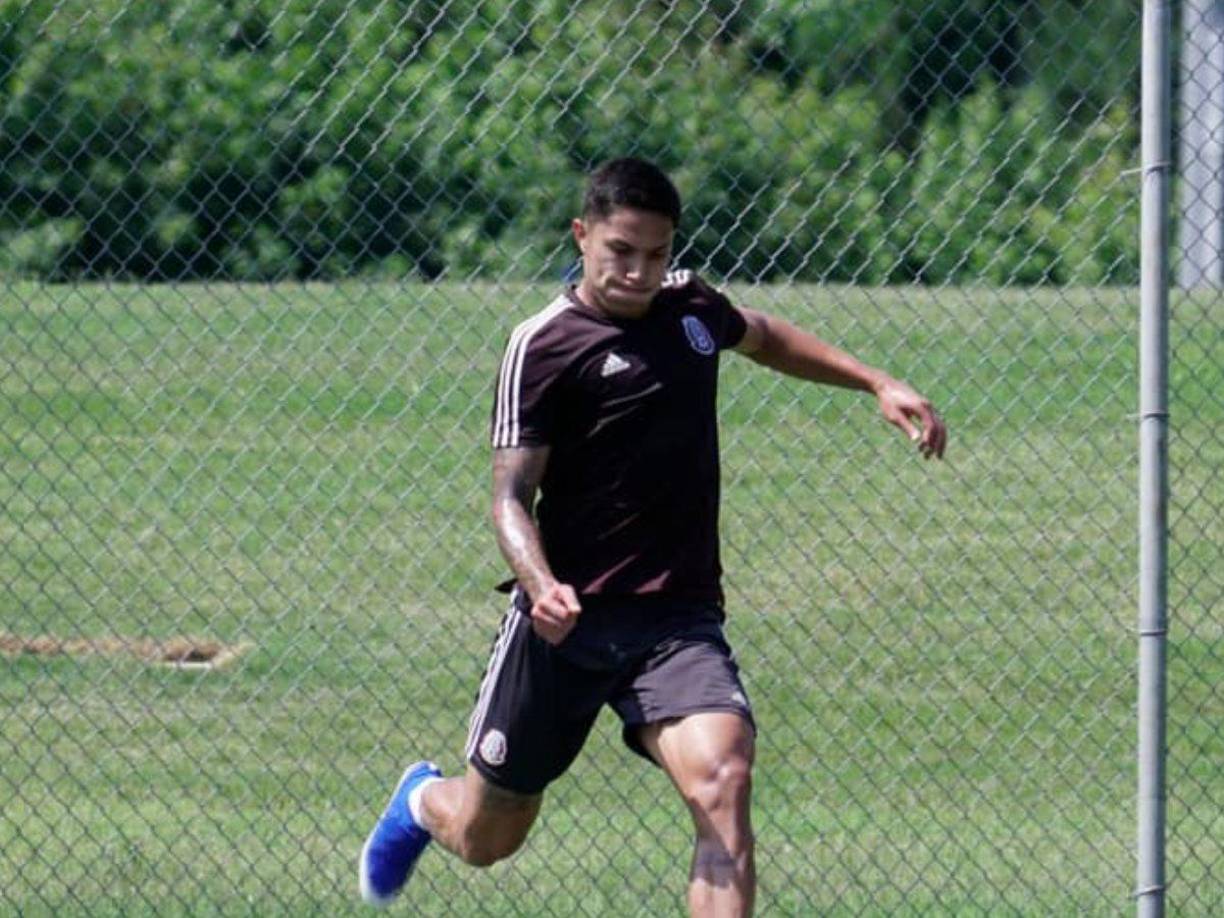 “Efectivamente la señora hizo estas declaraciones en redes sociales, pero oficialmente no lo ha hecho ante el agente del Ministerio Público; sin embargo, lo que dijo ya es investigado y ya forma parte de las investigaciones que se realizan para aclarar el crimen de la hermana del futbolista”, dijo la FGJEM.