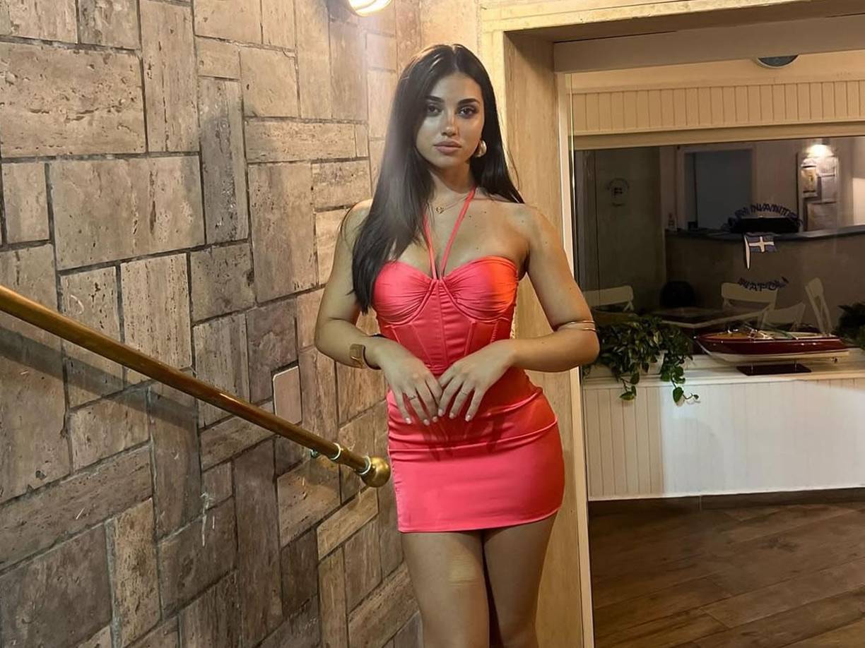 Anna Gegnoso es una modelo y actriz originaria de Milán (Italia).