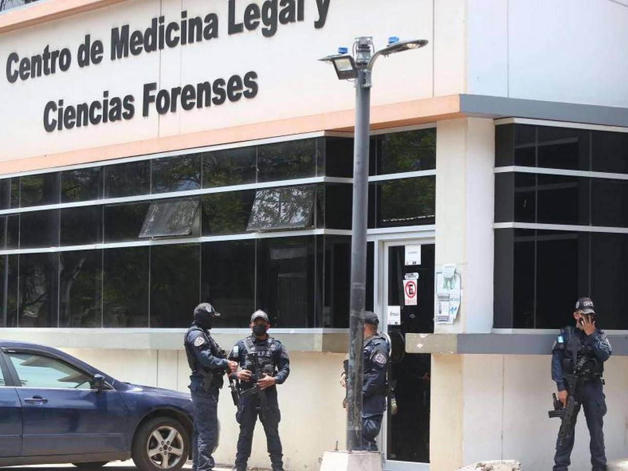 Los dolientes dijeron que él era estudiante y al momento de ser raptado andaba visitando a su novia en la colonia Villeda Morales.