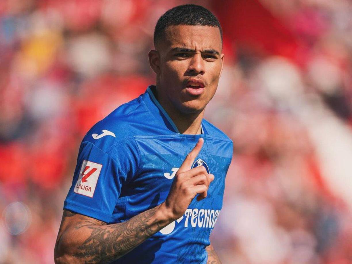 Mason Greenwood está siendo uno de los protagonistas del mercado y, según informa Gianluca Di Marzio, Lazio se habría sumado a la lista de pretendientes. Tras una gran temporada cedido en Getafe, son varios los equipos que se han acercado al Manchester United para negociar por el atacante. En Old Trafford piden unos 30 millones de euros por su traspaso.