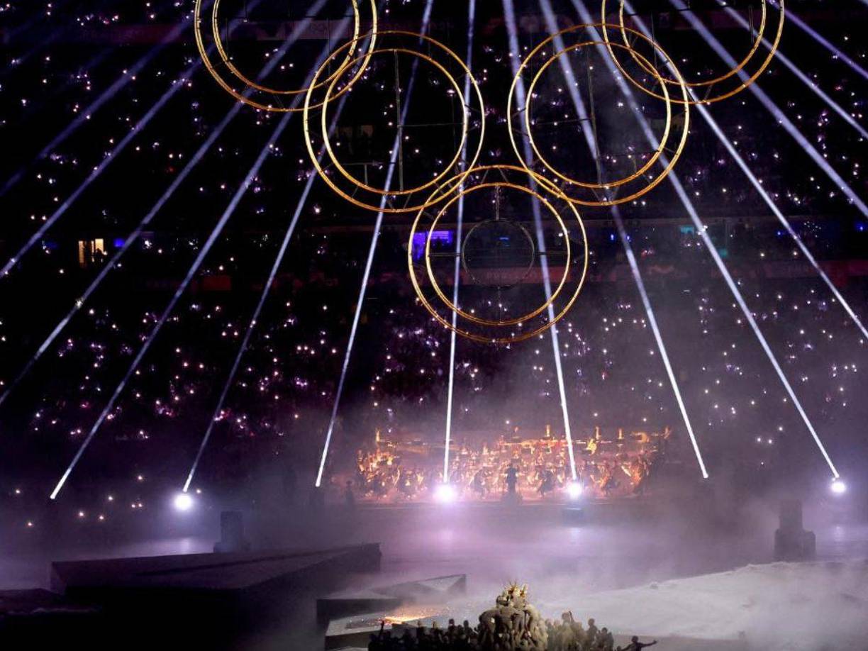 Por ello, poco más de dos horas después, entraron en el apartamento y detuvieron al voluntario, sospechoso de asesinato, que estaba borracho y en estado de coma, ya que había intentado suicidarse tomando varios medicamentos.