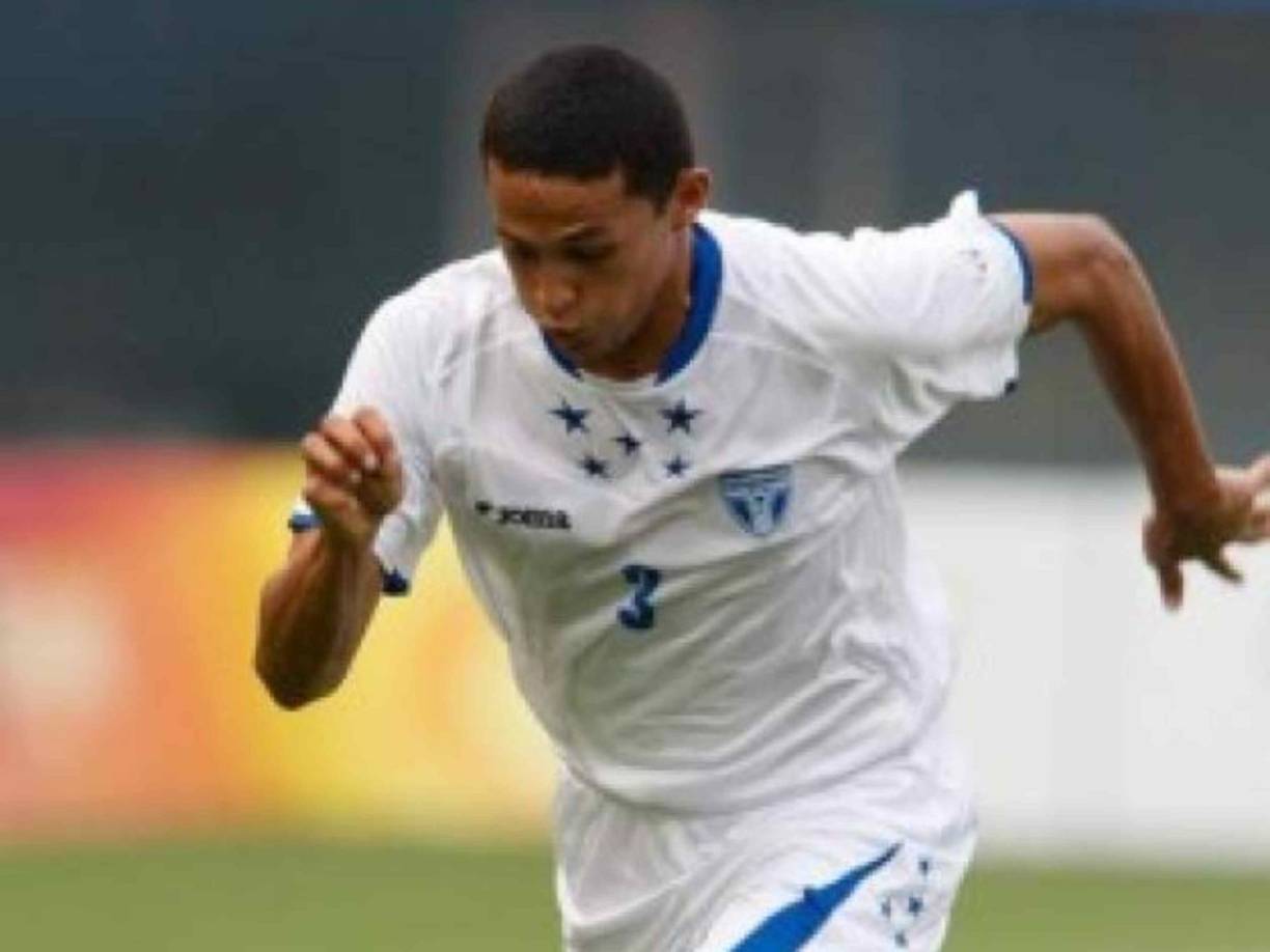 Las buenas actuaciones de David Molina con Motagua lo llevaron a recibir la oportunidad de jugar con la selección de Honduras. 