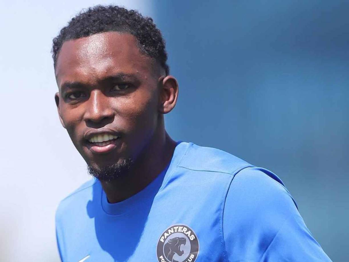 En febrero del 2024, Alberth Elis estuvo al borde de la muerte al sufrir un impactante choque de cabeza en pleno partido al extremo de estar en coma inducido. Afortunadamente, el hondureño ha podido recuperarse. 