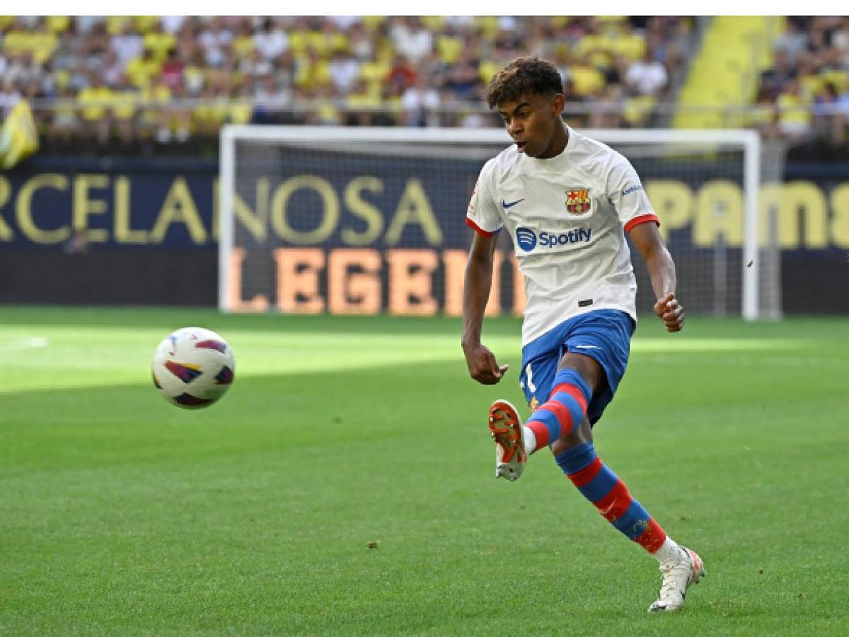 Yamal, que volvió a ser uno de los hombres diferenciales de su equipo, ya había podido hacer el tercero de su equipo, pero su tiro se había estrellado en la cruceta (56).