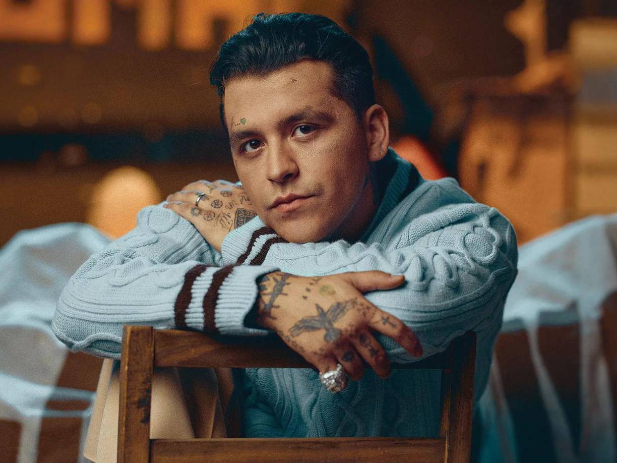 Nuevamente el famoso cantante, Christian Nodal está en boca de todos después de que en redes sociales fuera publicado un video que muestra cómo luce actualmente su hermano menor, Alonso Nodal. El joven apareció en una grabación junto a su hermana, Amely. 