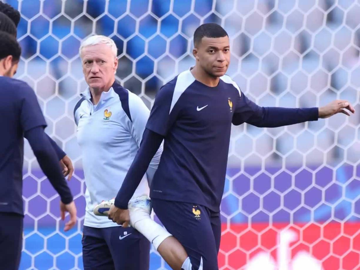 El técnico de Francia, Didier Deschamps, decidió dejar por fuera de la convocatoria al futbolista del Real Madrid para los partidos ante Israel e Italia, lo que ha generado incertidumbre sobre si estará o no en el próximo Mundial 2026. ¡Hay mucha preocupación en el país galo!