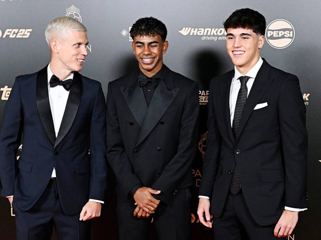 Dani Olmo, Lamine Yamal y Cubarsi, jugadores del FC Barcelona en la gala del Balón de Oro 2024. 