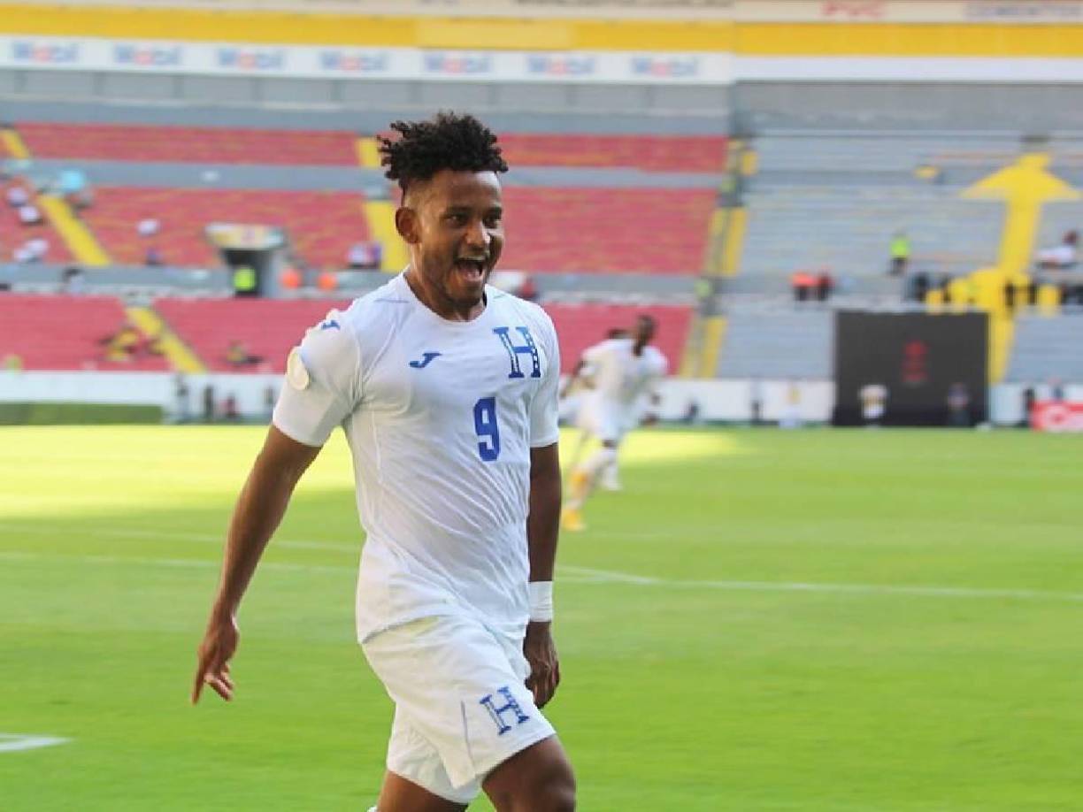 Además de taquicardia (aumento de la frecuencia de latidos del corazón), taquipnea (aumento de la frecuencia de la respiración), fatiga prematura con el esfuerzo físico, deshidratación, alta presión y arritmias.