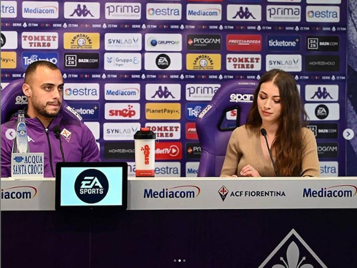 Rossella Petrillo también publicó unas imágenes al lado de Arthur Cabral con la frase ‘Rey Arthur’.