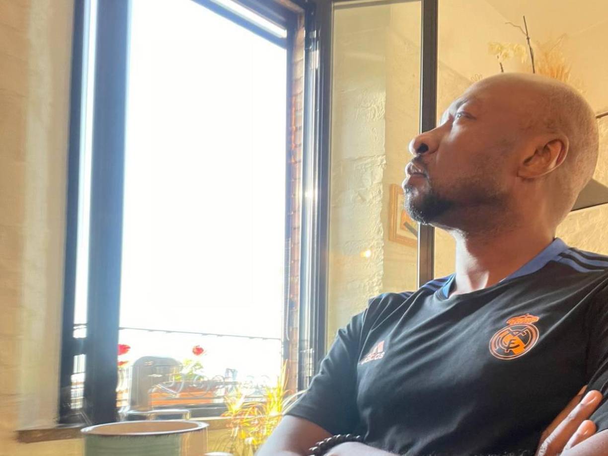 Walter se desempeña como el médico de Baloncesto del Real Madrid y pone el alto el nombre de Honduras . 