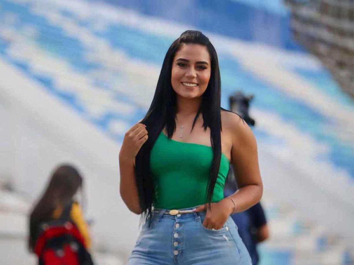 Cristel apenas tiene 20 años de edad y Yeison Mejía es quien ha logrado conquistar su corazón. Ya se dejan ver hasta en eventos públicos.