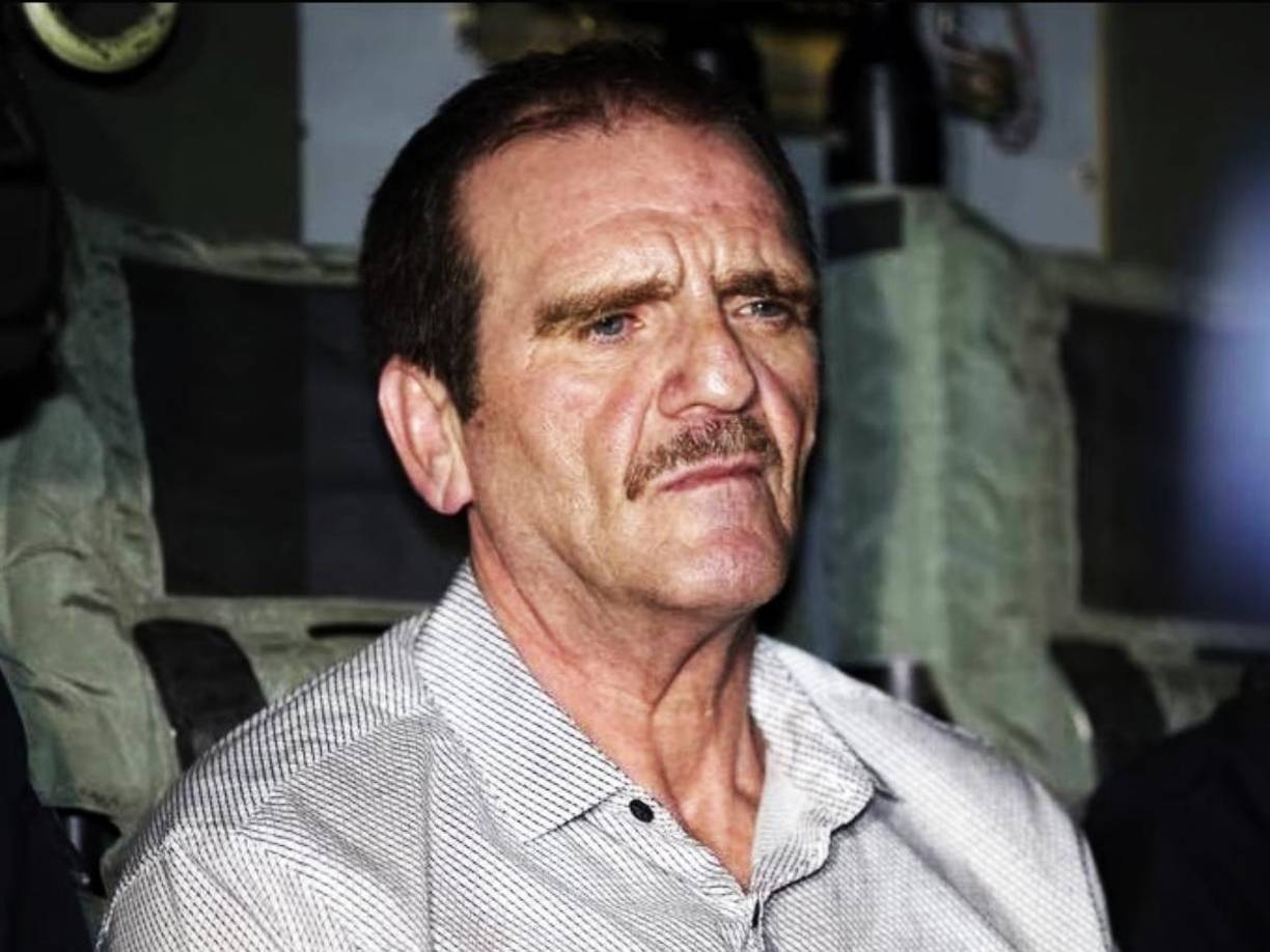 El fundador del Cártel de Sinaloa, Héctor “El Güero” Palma, no saldrá de prisión como había dictado un tribunal de apelaciones este miércoles, pues la Fiscalía General de la República (FGR) ahora lo imputó por el delito de homicidio calificado para evitar su liberación en el penal del Altiplano.