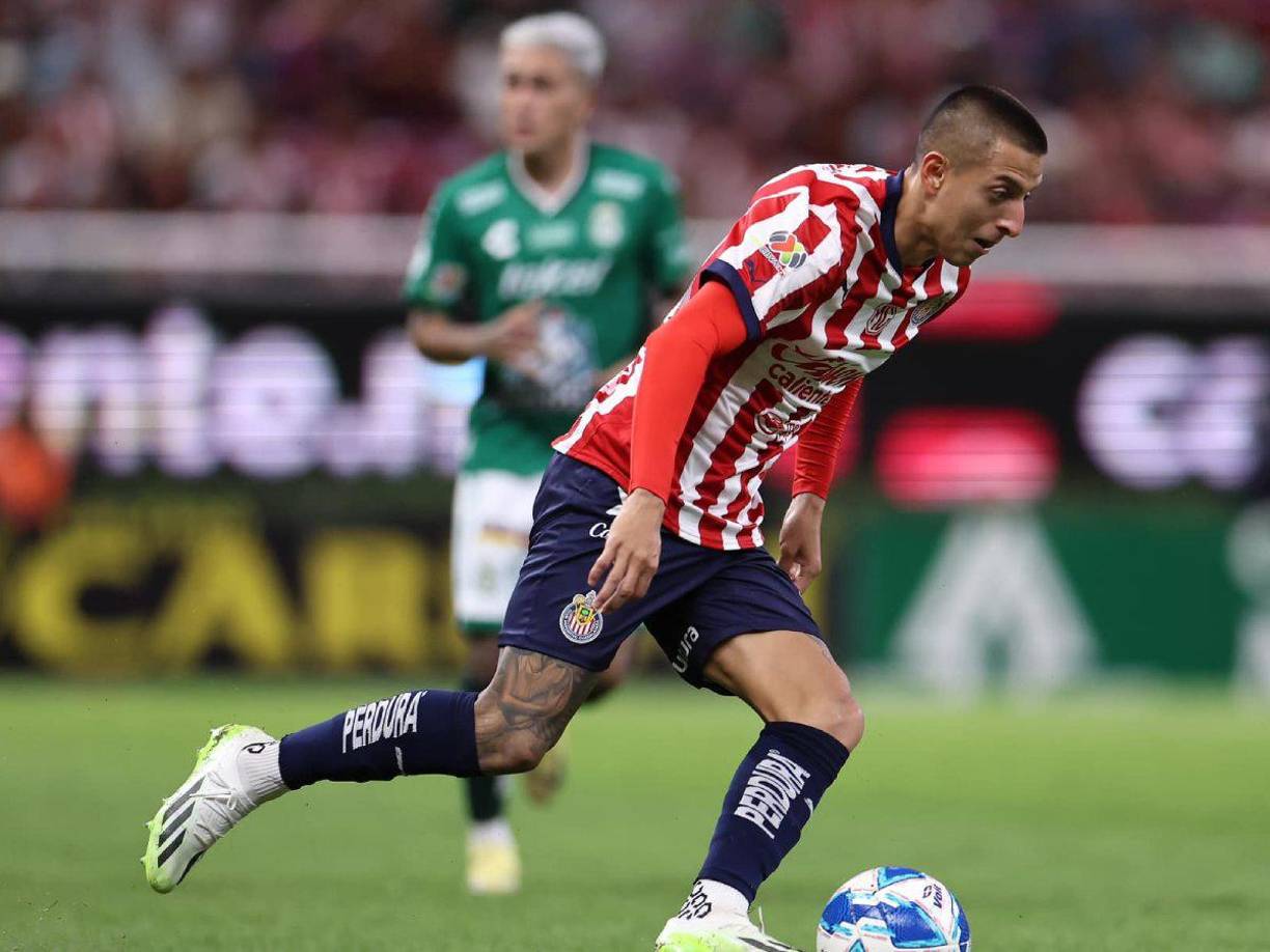 En primera instancia, los afectados por la explosión no se percataron de qué jugador lanzó el explosivo, había confusión y enojo por la situación. Sin embargo, minutos más tarde del incidente, Roberto Piojo Alvarado dio la cara, en charlas con los afectados en off the record.