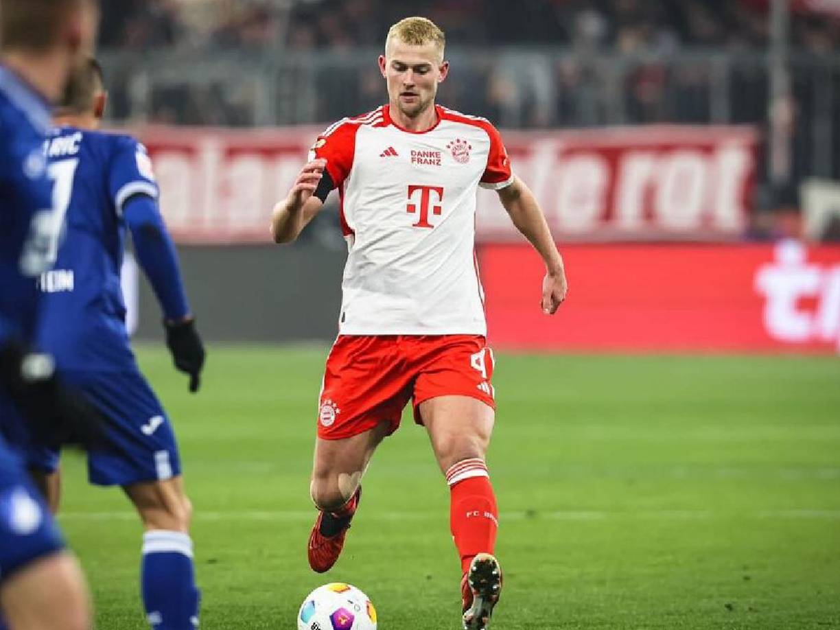 Según Manchester Evening News, Matthijs De Ligt ya tiene un acuerdo personal y se acerca al club de Old Trafford, por el que el Bayern pide 49,7 millones de euros.