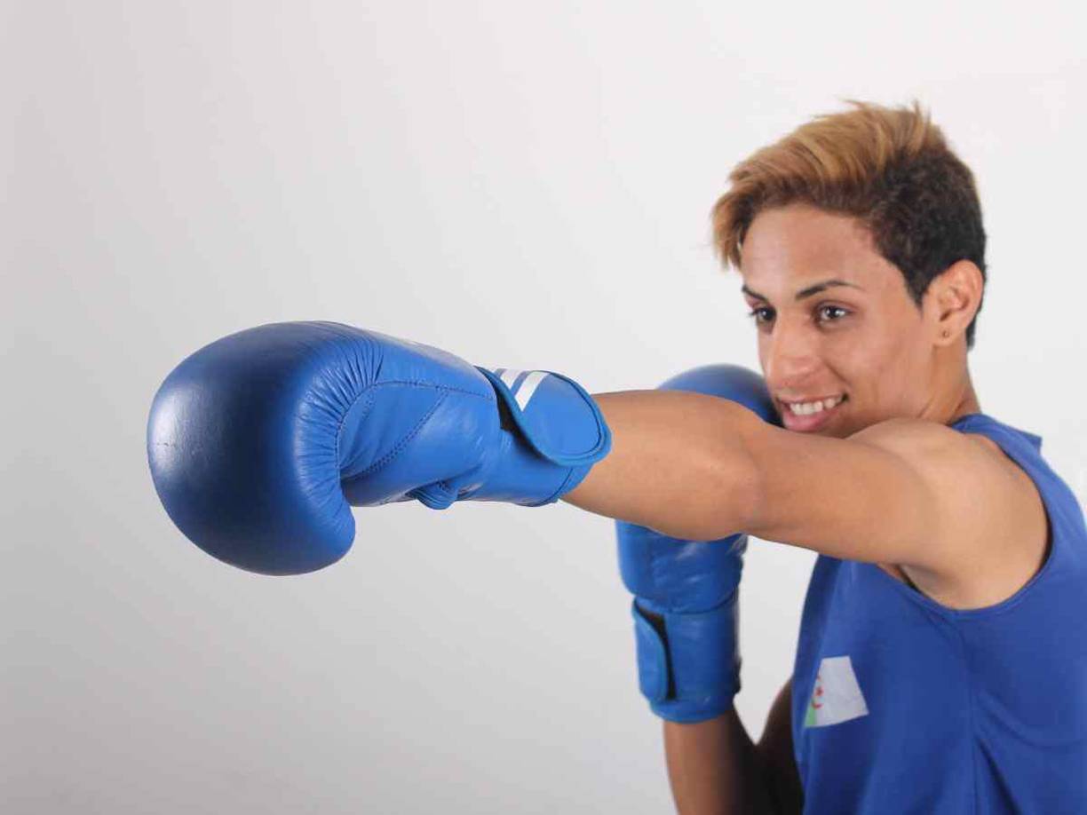  Además, una prueba cromosómica probó que Khelif tenía un cariotipo XY y una prueba hormonal determinó que tenía un nivel de testosterona propio de los hombres.