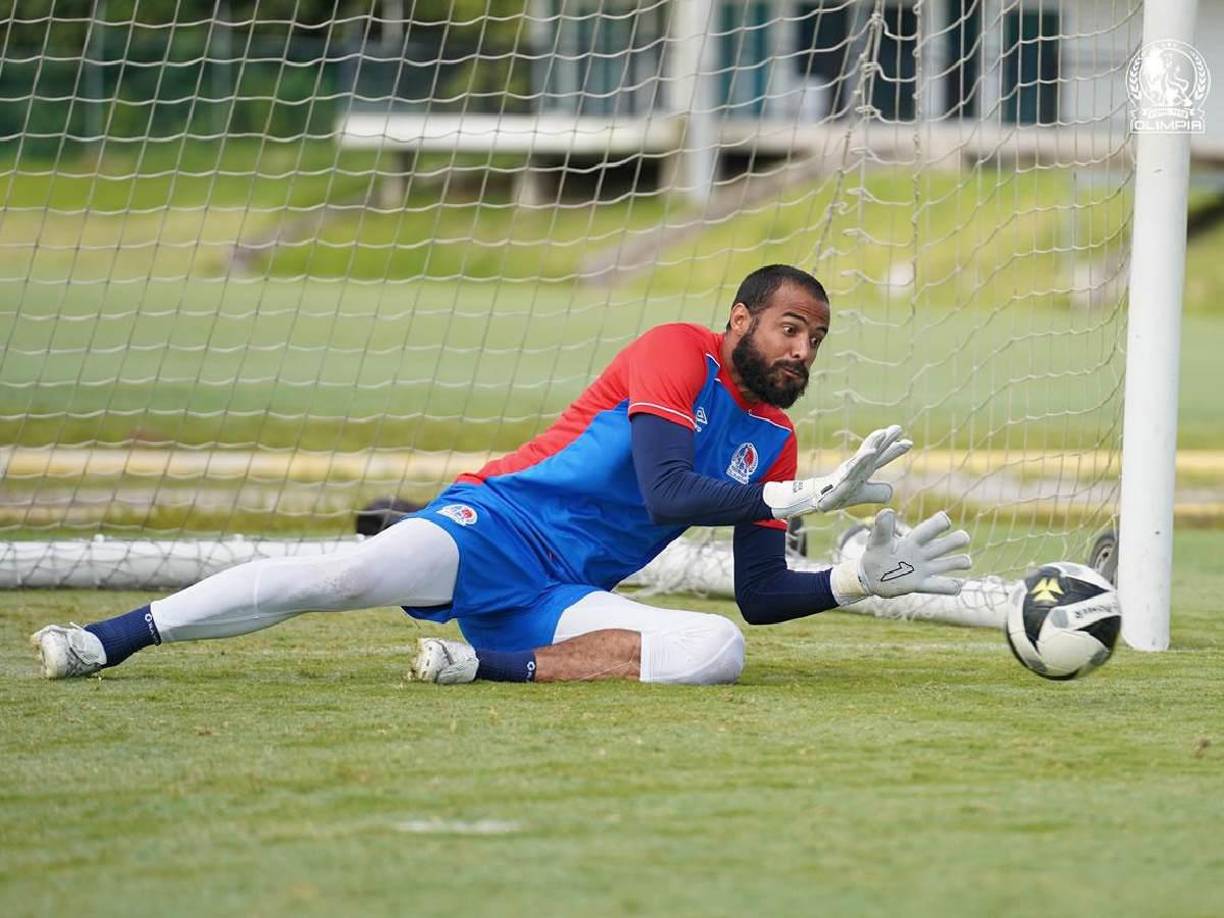 Portero: Edrick Menjívar es indiscutible en el equipo de Troglio, por lo que su presencia en el 11 titular no es duda.