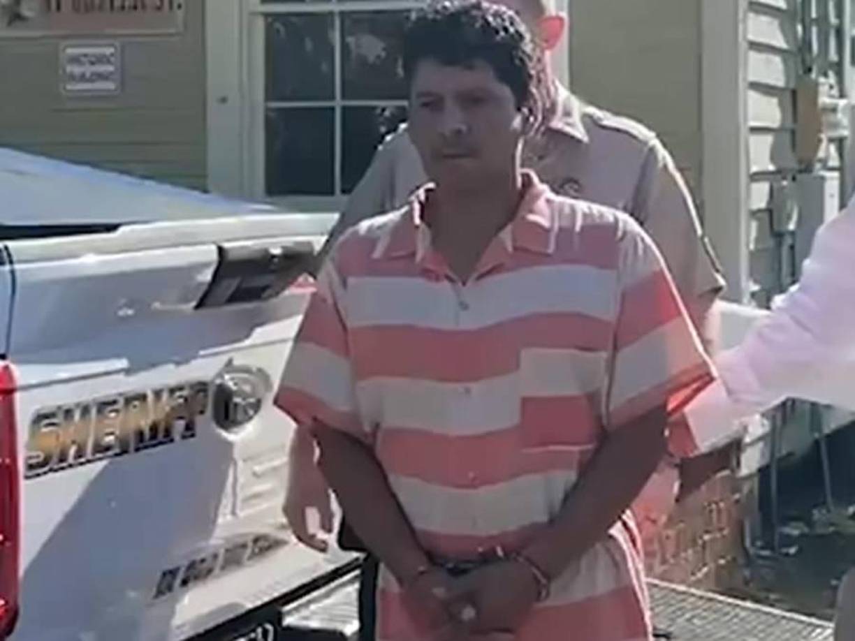 Divimara Lamar Nava dijo a la policía que Francisco Oropesa intentó huir a México, pero su familia en dicho país, no lo quiso apoyar.