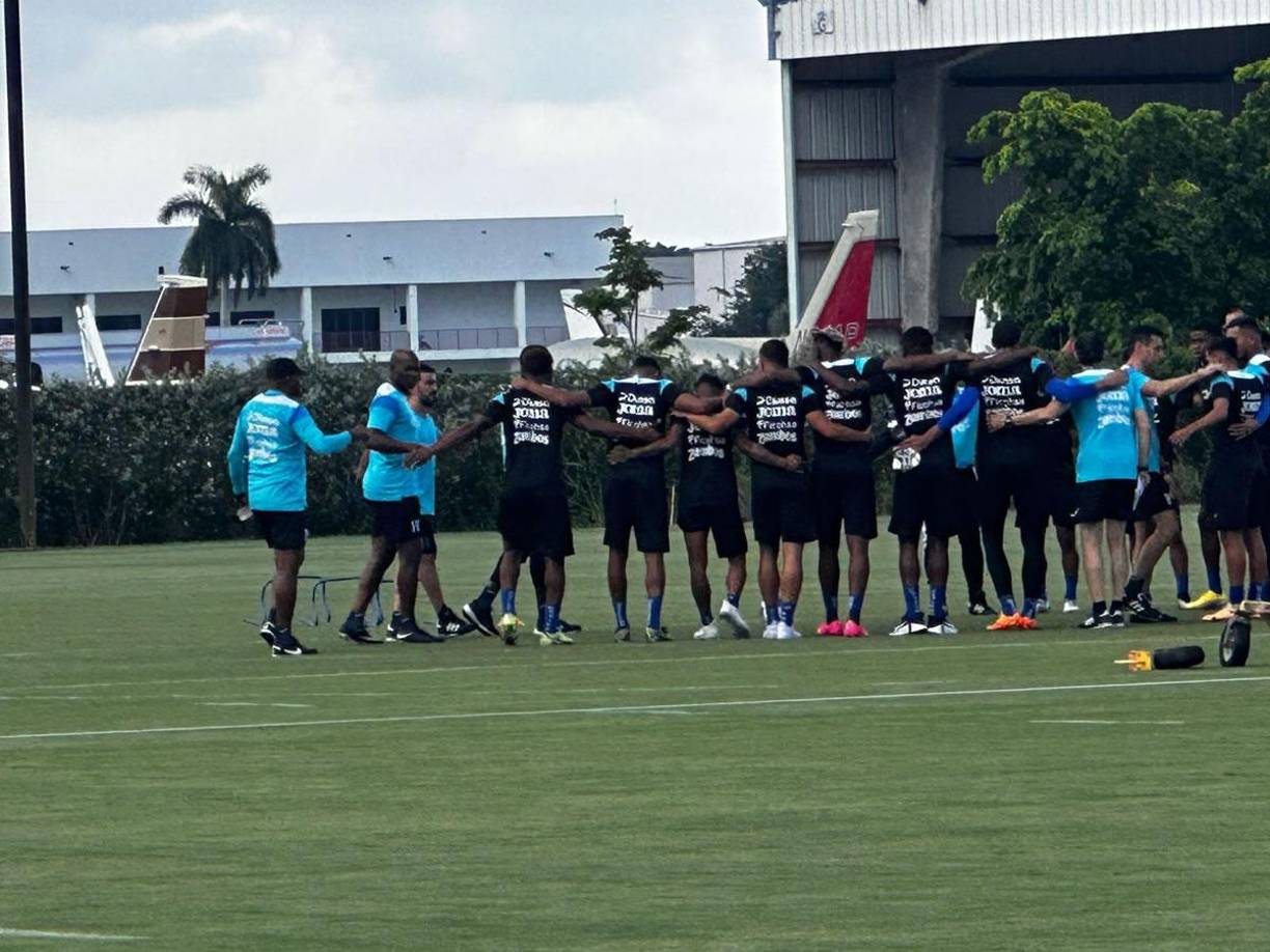 La Selección de Honduras realizó este viernes el primer entrenamiento en Miami previo al duelo amistoso ante Guatemala en el DRV PNK,.