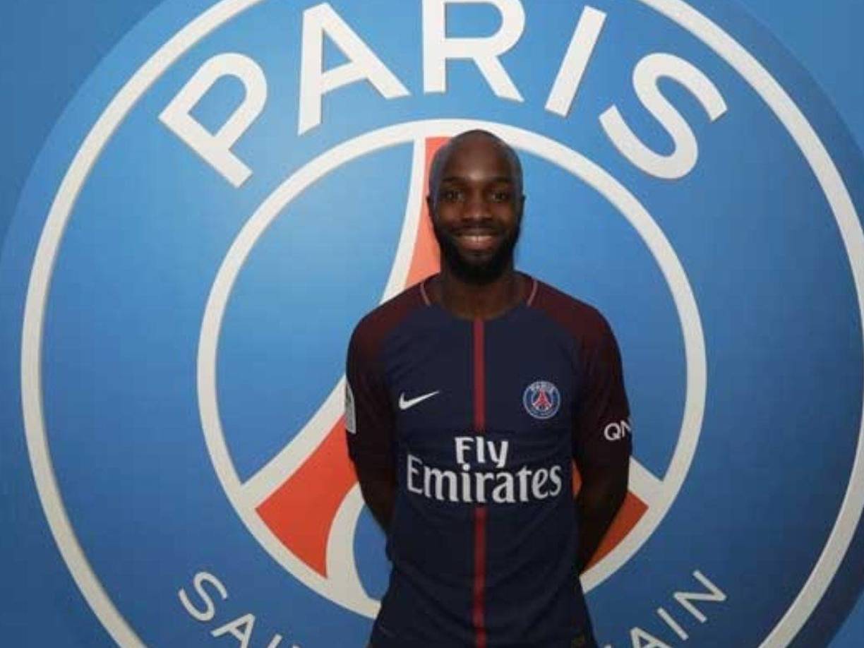  “Estas normas obstaculizan la libre circulación de los jugadores y restringen la competencia entre los clubes”, explica la sentencia, que vuelve a ser contraria. 