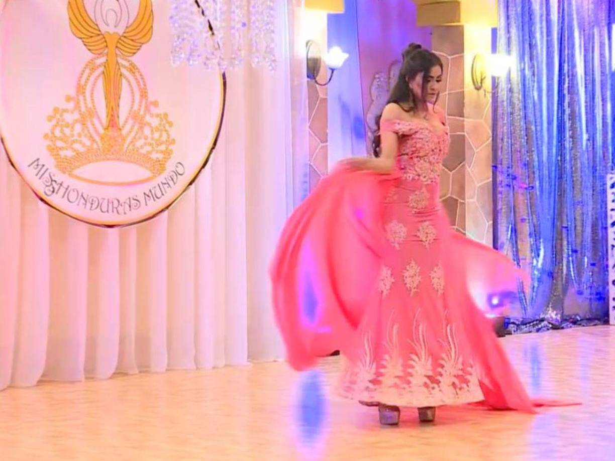 Y es que además de cantante, presentadora e influencer; Alejandra Rubio pasó por su etapa de reina de belleza. 