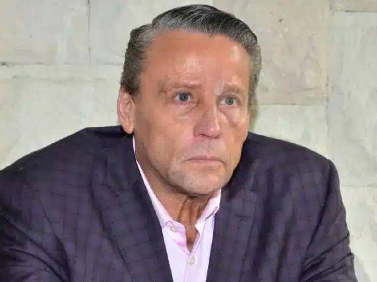 Alfredo Adame vuelve a estar en el ojo del huracán, esta vez por criticar abiertamente los cambios físicos de la actriz y cantante Ninel Conde.