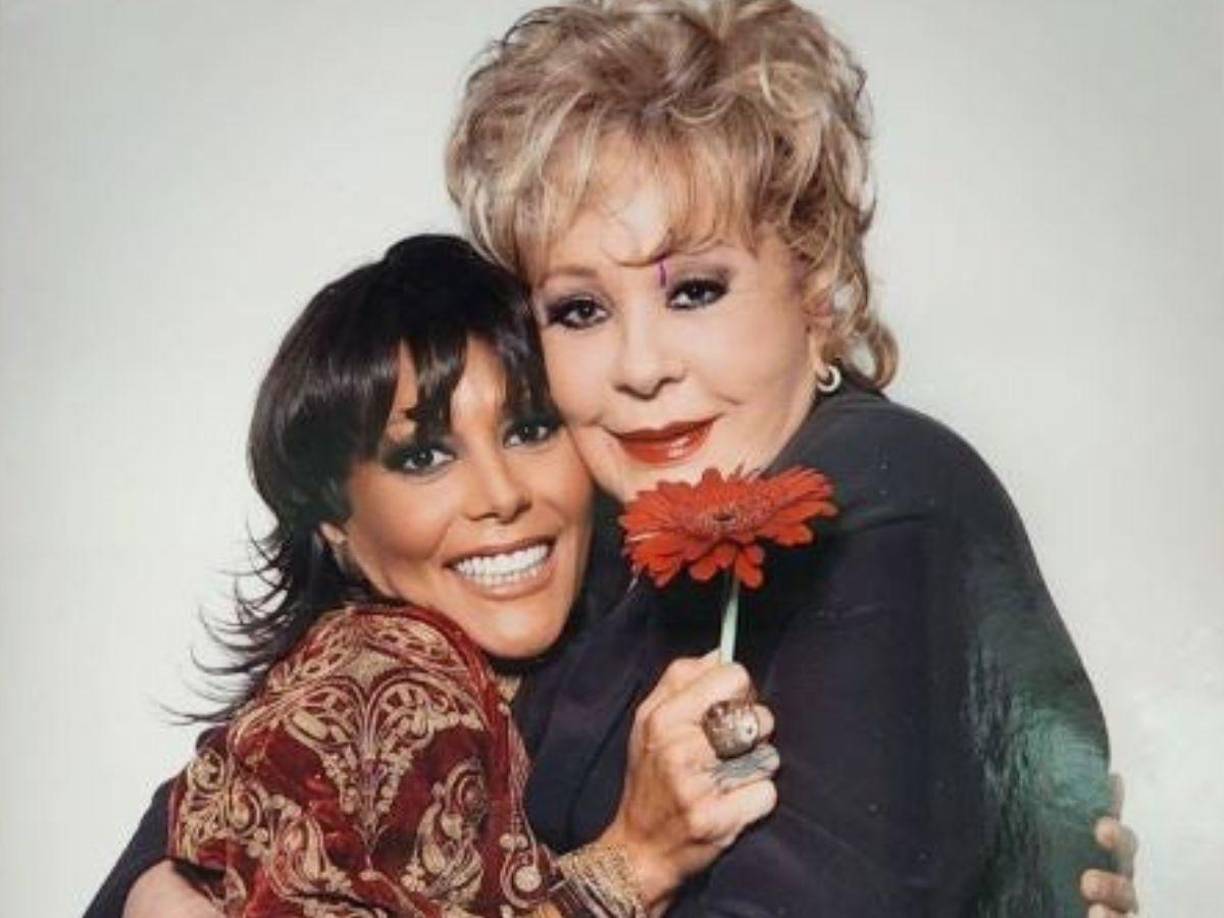 Después de que se confirmara la nueva hospitalización de Silvia Pinal, el programa “Despierta América” entrevisto a Alejandra Guzmán, su hija, para conocer más detalles sobre los recientes problemas de salud que enfrenta la última diva del Cine de Oro en México.