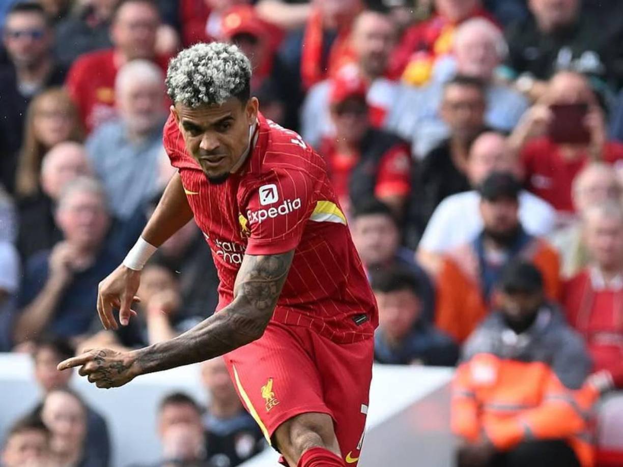 Según informa el medio colombiano, ‘Antena 2’, el abogado de Joan Laporta ha mentido conversaciones con el representante de Luis Díaz (28) para valorar su incorporación de cara al siguiente verano. El FC Barcelona estaría dispuesto a pagar 70 M€ por el extremo, ya que su actual club, el Liverpool, no contempla una renovación acorde a los planes del colombiano. 