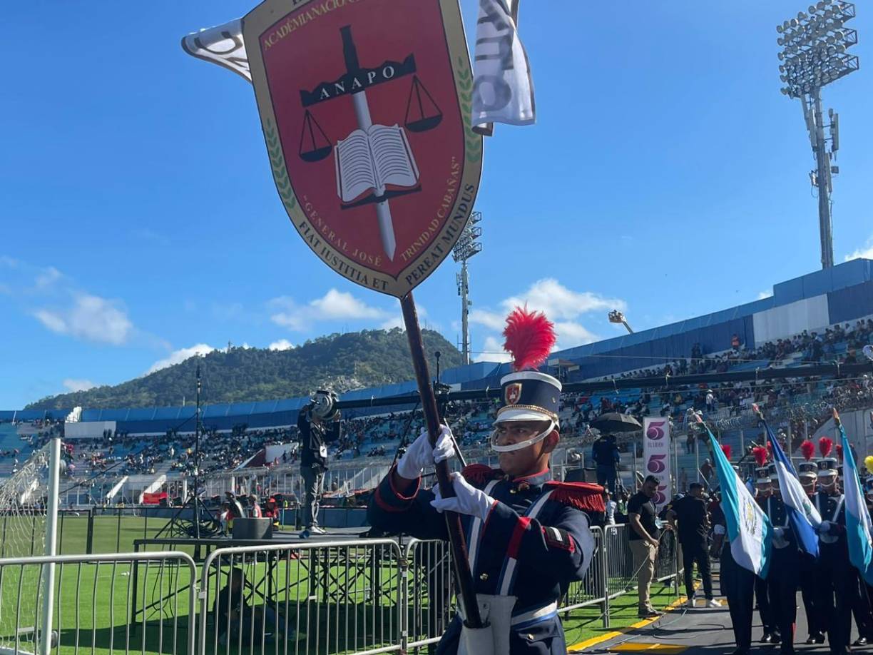 La Academia Nacional de Policía al entrar a tempranas horas en estadio nacional José de la Paz Herrera. 