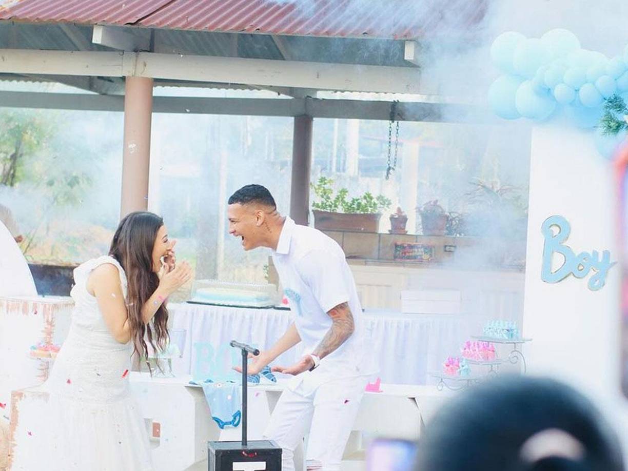 Kervin y Daniella se encuentran en Honduras y realizaron un gender reveal que contó con la presencia de sus familiares y amistades. 