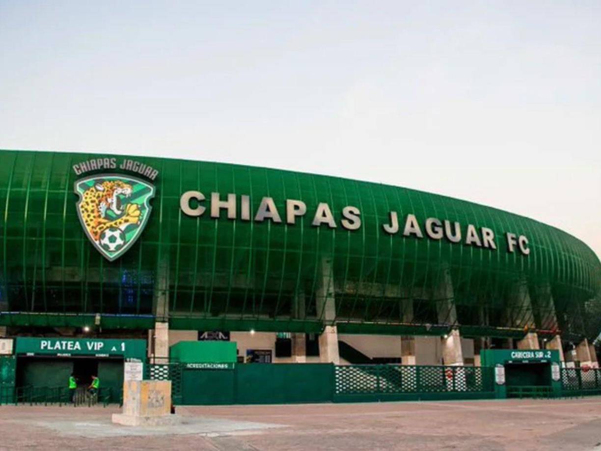 Los Jaguares jugaban sus partidos como locales en el Estadio Víctor Manuel Reyna, también conocido como “Zoque”, con capacidad para aproximadamente 29,000 espectadores.