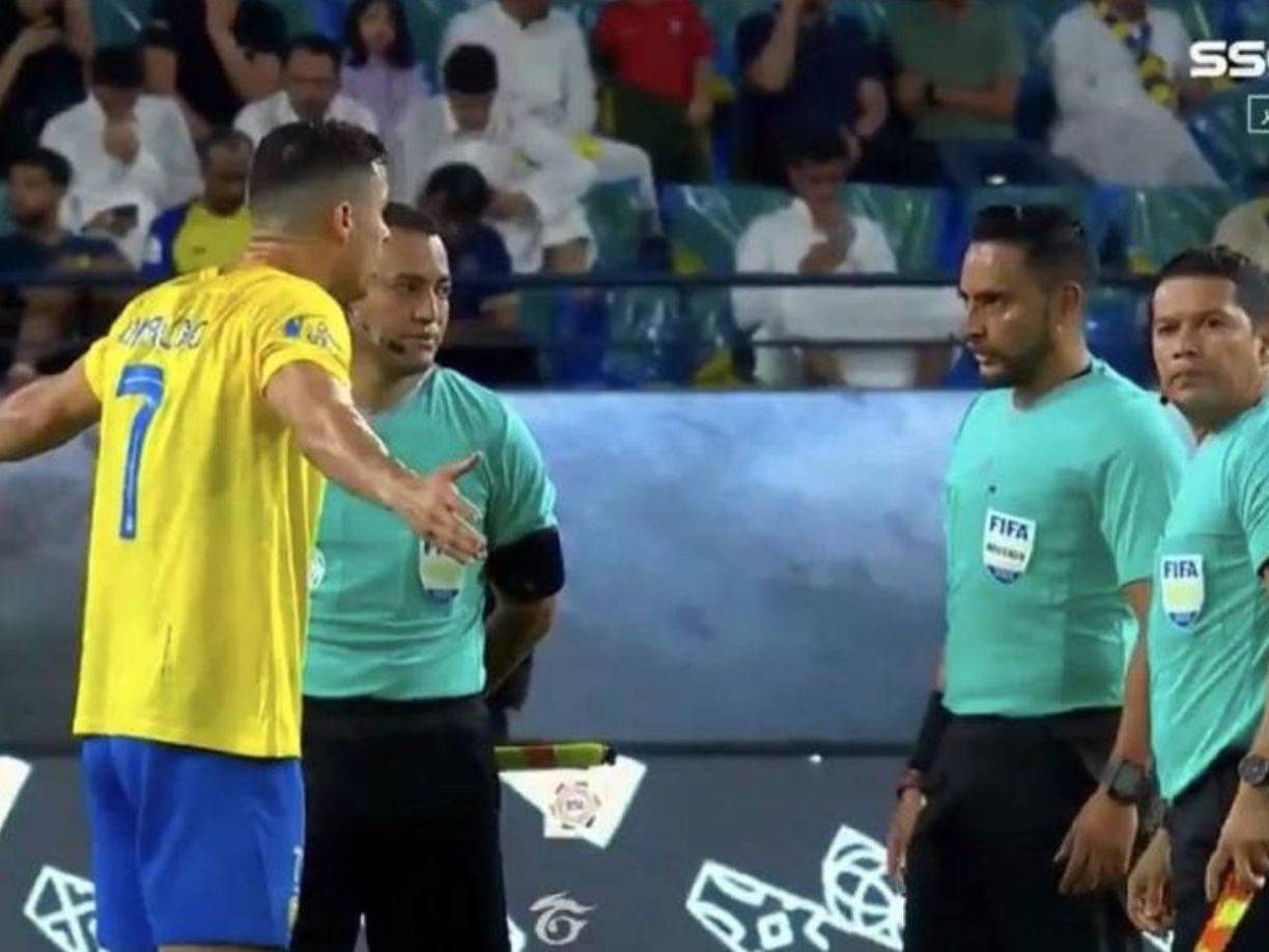 “Se quedó a una distancia de diez metros de mi y desde ahí me dijo, “siempre es lo mismo con ustedes, siempre se creen las estrellas y las estrellas somos nosotros”, fueron las palabras de CR7 a Said.