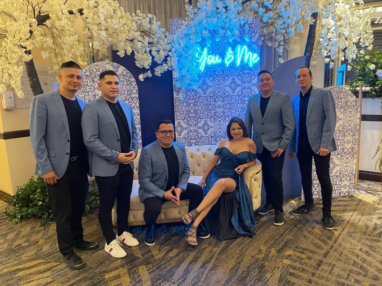 SILVIA RODRÍGUEZA las 11:00 am se presenta en hotel Real Intercontinental acompañada de su banda, seguidamente a las 3:00 pm cantará en Mall Multiplaza y a las 7:00 pm se traslada a restaurante Ro2 en Villanueva, Cortés. Mañana viernes 26 de enero desde las 3:00 pm animará a los asistentes al City Mall y a las 8:00 pm a los comensales en Wings &amp; Buckets de la colonia Jardines del Valle.