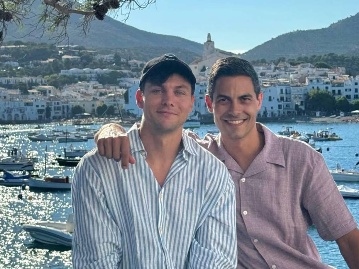 El posteo se llenó de comentarios positivos que le desean lo mejor a esta joven pareja, con mensajes de aliento por haberse comprometido y haber desafiado los prejuicios.