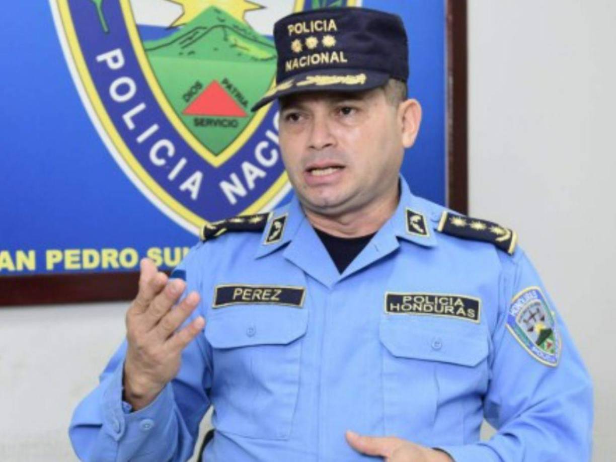 El portavoz de la Policía Nacional, Miguel Pérez Suazo, develó que grupos criminales han ofrecido hasta 1 millón de lempiras por la cabeza del comisario Nolasco. 