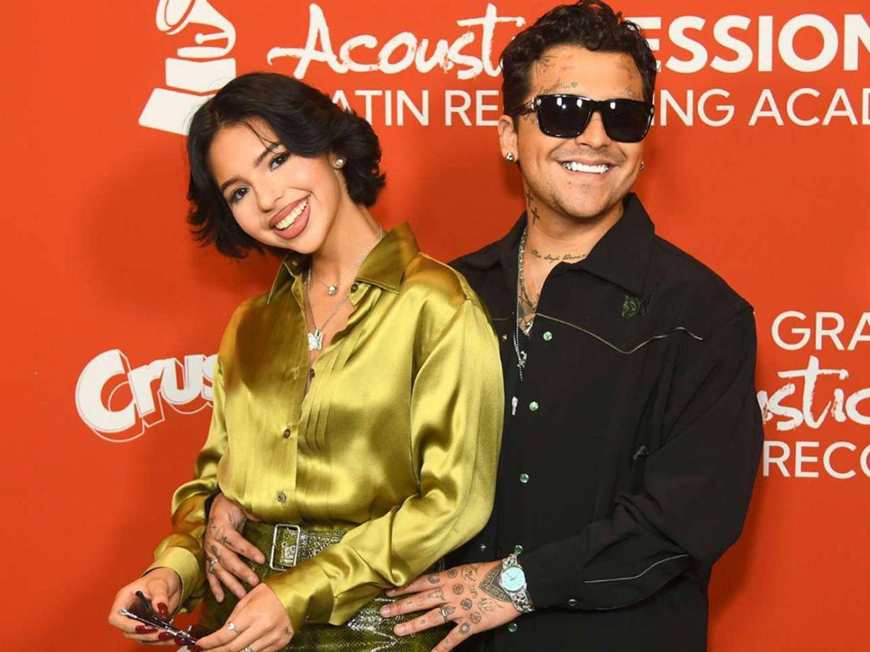 Resulta que la hija de Pepe Aguilar y el intérprete de “Adiós amor” tomaron la decisión de casarse por bienes separados; es decir, todo lo que compren durante sus matrimonio pertenecerá a la persona que las pagó y no a la pareja. 