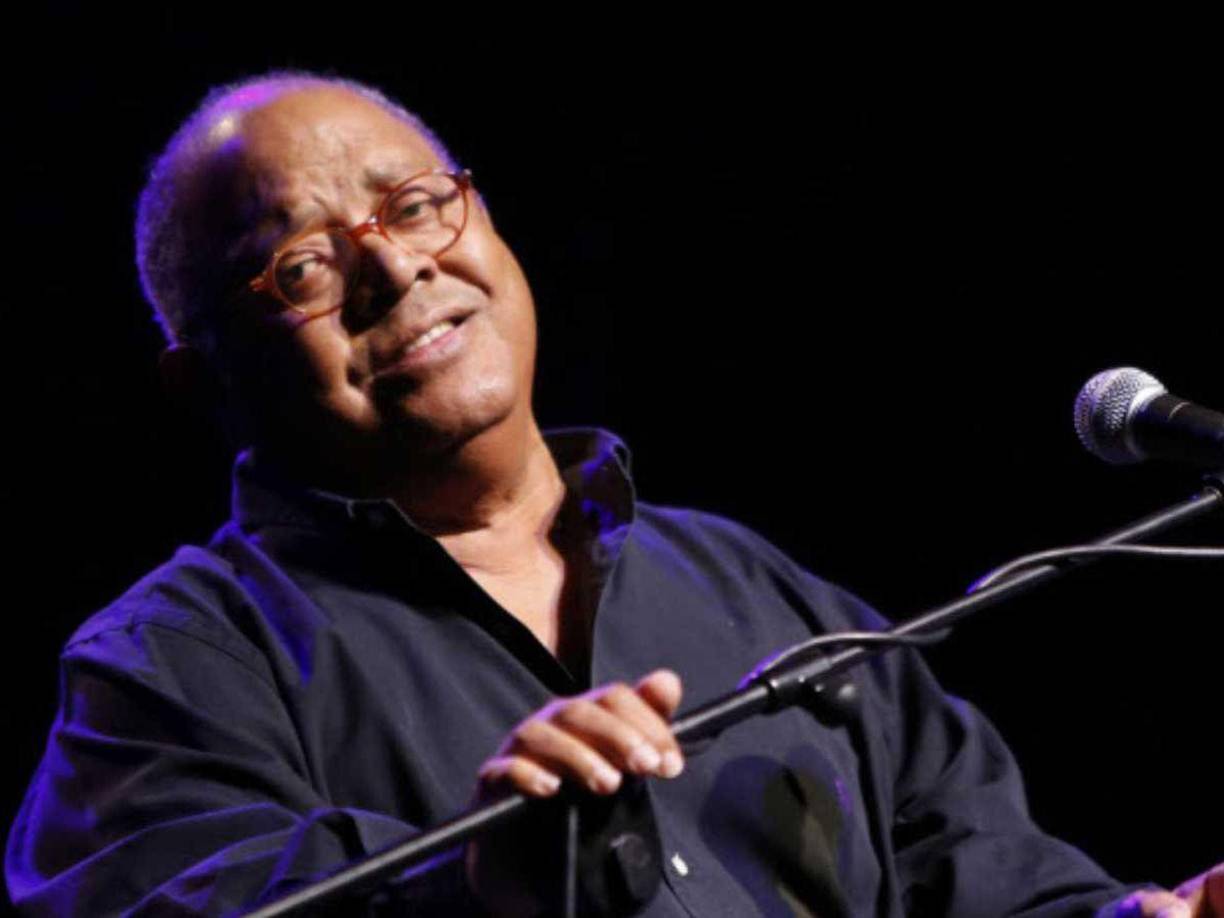 El cantautor cubano Pablo Milanés murió en la noche del lunes a los 77 años tras permanecer ingresado en Madrid durante más de una semana.