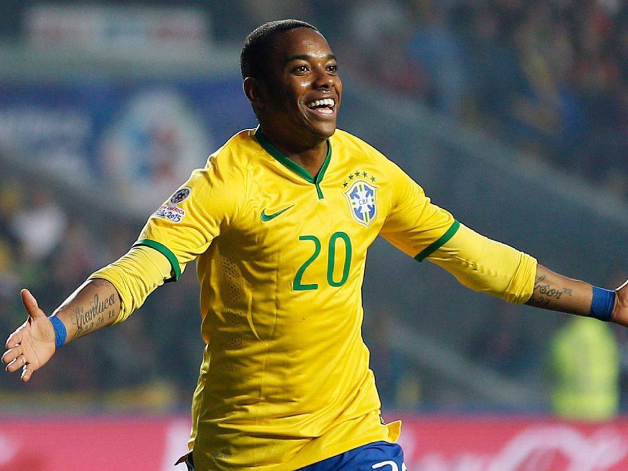 “Robinho mantiene la cabeza gacha, está siendo un recluso ejemplar y no ha tenido problemas con otros presos”, indicó el abogado de Robinho.