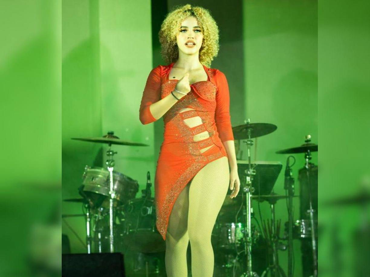 Natalia señaló que las personas que más le inspiran en la vida son sus padres, su padre la motivó a dedicarse a la música y de su madre admira lo luchadora que ha sido. 