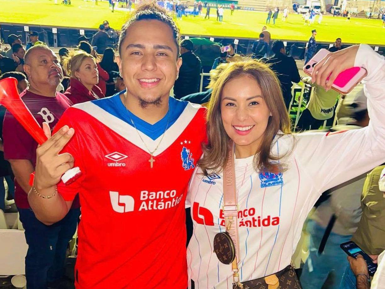 El nombre de la periodista hondureña Elsa Oseguera y su esposo el tiktoker Davis Flow continúa siendo tendencia en las diversas redes sociales, luego hacer oficial que están separados. 