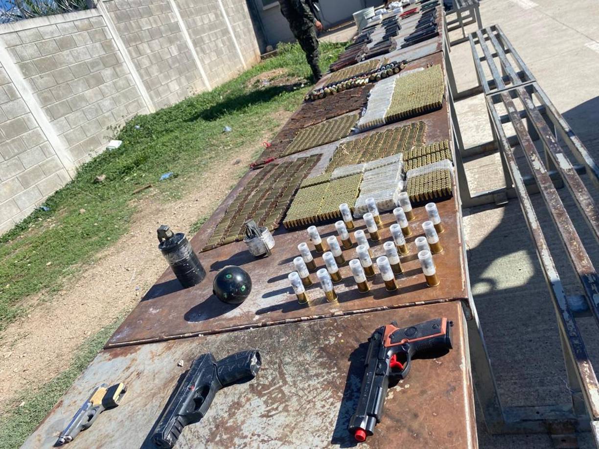 El lunes, la PMOP intervino la cárcel de mujeres Cefas y la de Morocelí, en el departamento de El Paraíso, en el oriente del país, considerada de “máxima seguridad”, aunque en su interior han sido asesinados varios reclusos.